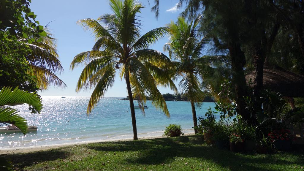 Coconuts Villa Grand Baie Bagian luar foto