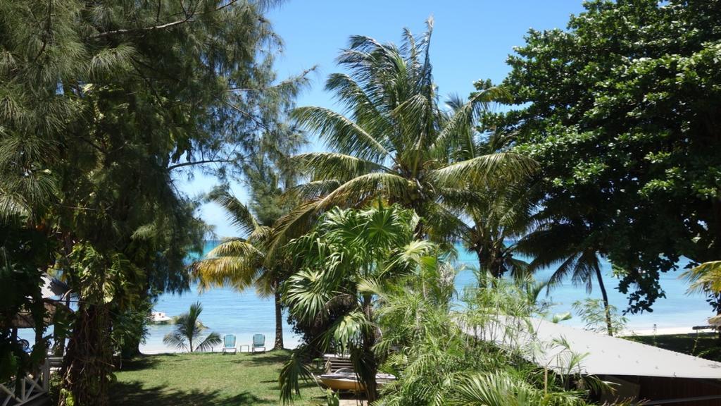 Coconuts Villa Grand Baie Bagian luar foto