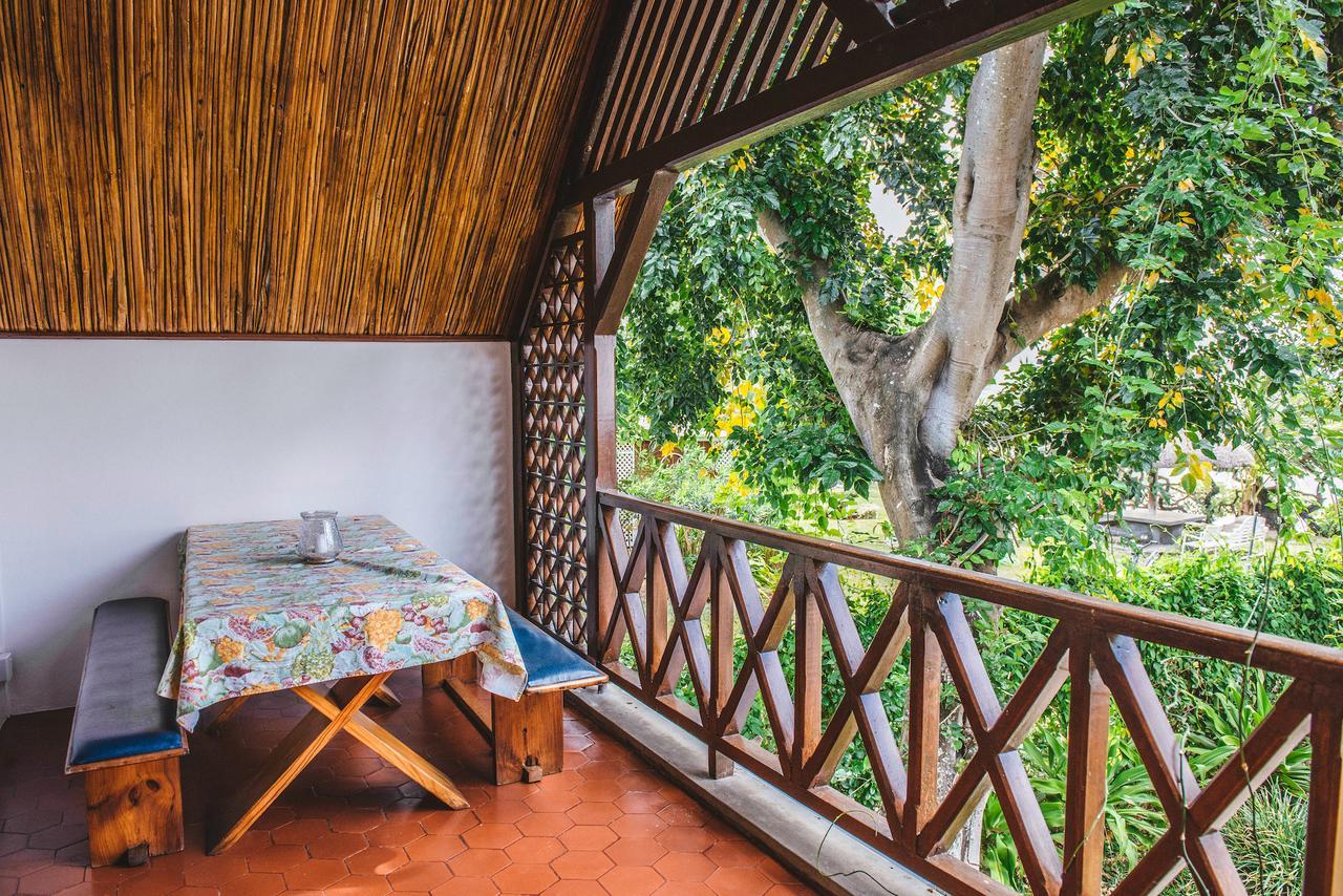 Coconuts Villa Grand Baie Bagian luar foto