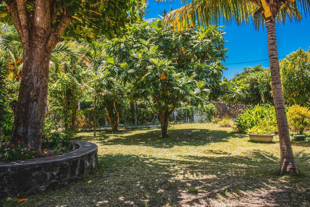 Coconuts Villa Grand Baie Bagian luar foto
