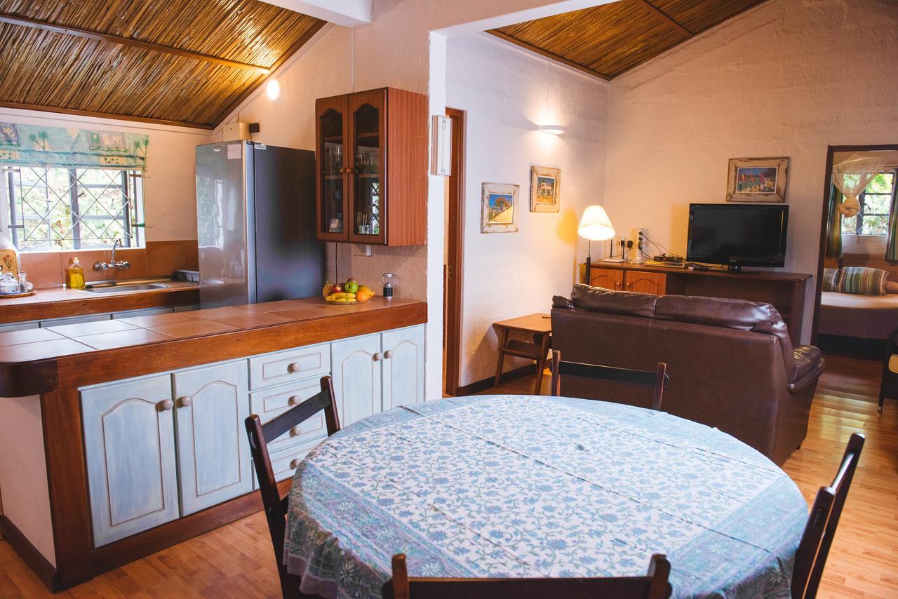 Coconuts Villa Grand Baie Bagian luar foto
